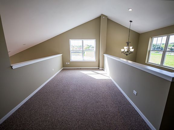 5th image of 746 Verandah Dr