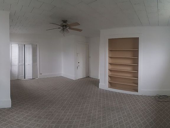 2ND FLOOR LIVINGROOM
