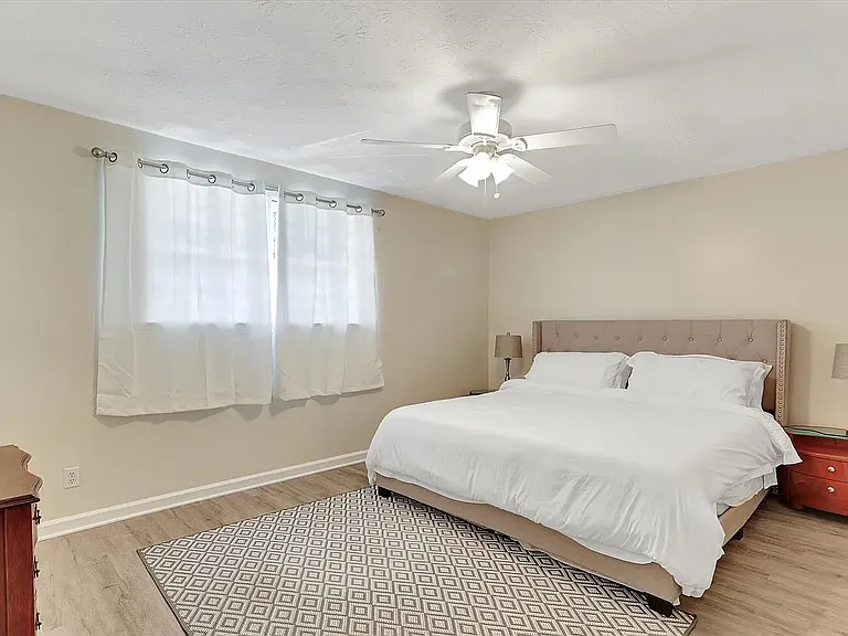 3 Berkeley Pl #3B — Photo 16
