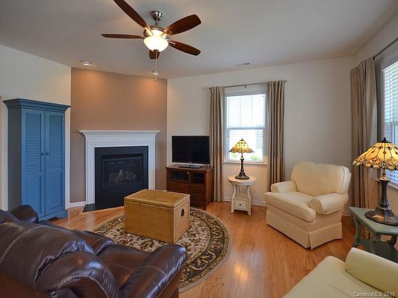 3rd image of 93 Foxtail Ct #10
