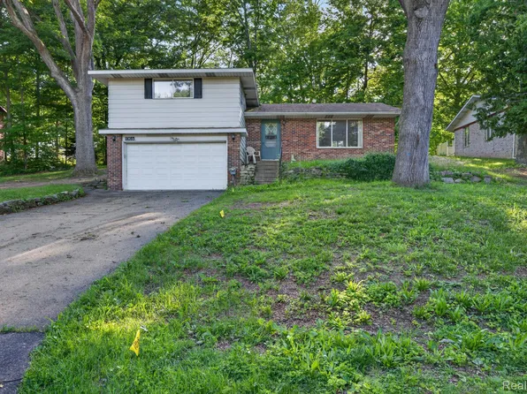 11035 White Oak Dr, Clio, MI 48420