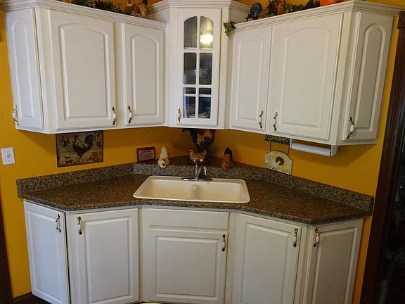 3rd image of 211 N Allen Dr