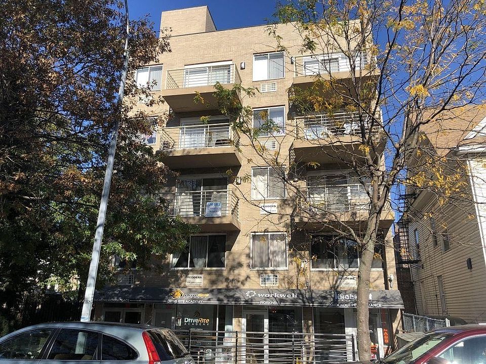 1st image of 145 Kenilworth Pl #2A