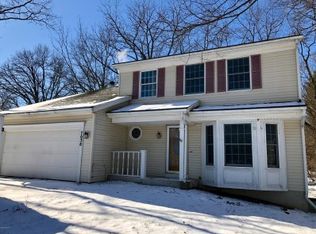 7038 Hickory Point Dr, Portage, MI 49024