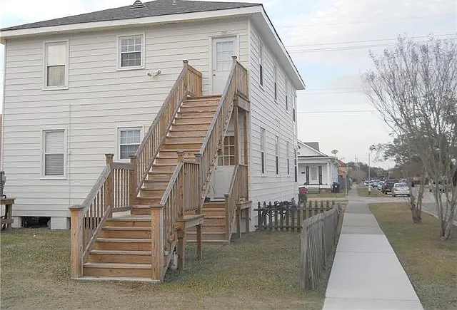 782 French St — Photo 2
