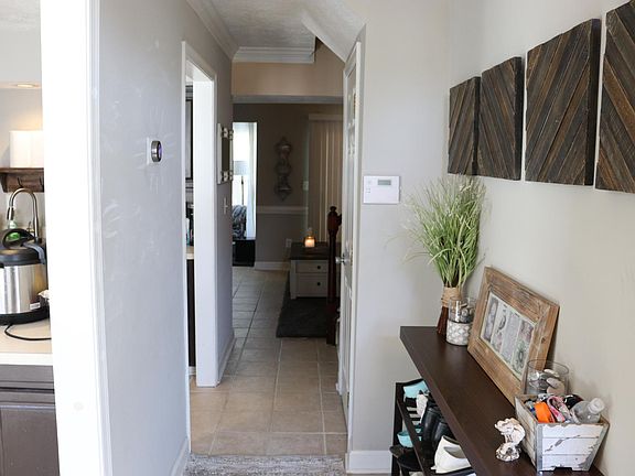 2nd image of 308 Arabian Cir