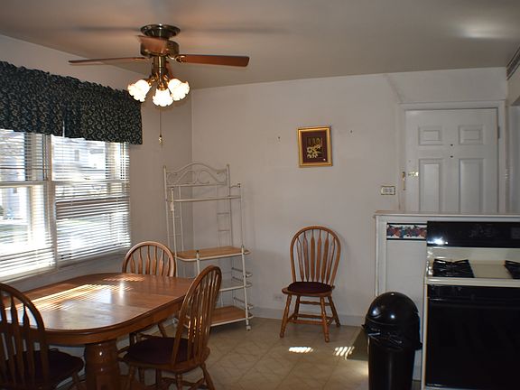 3rd image of 9860 W 144th Pl