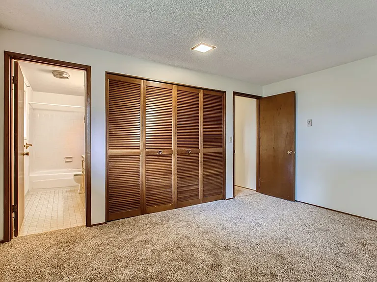 5203 Ogden Ct #B — Photo 13