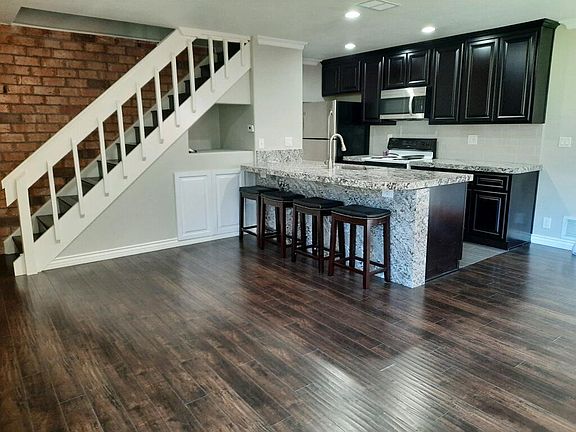 2nd image of 782 Warring Dr APT 2