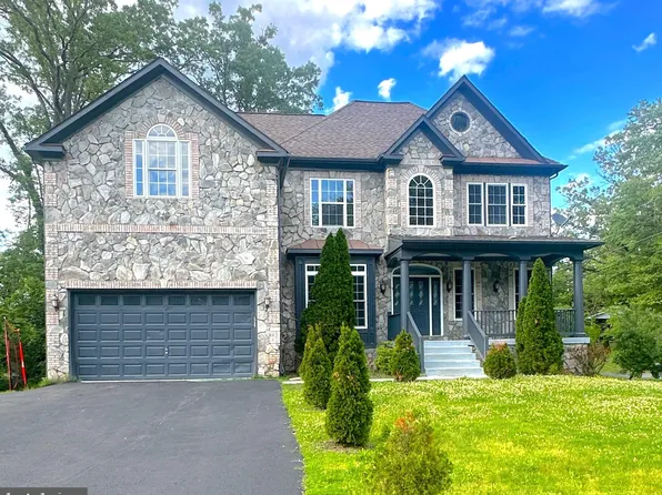 8512 Spruce St, Manassas, VA 20111