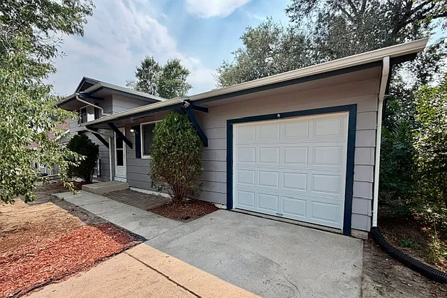 3 bed, 1296 sqft, $2,050 — Photo 3