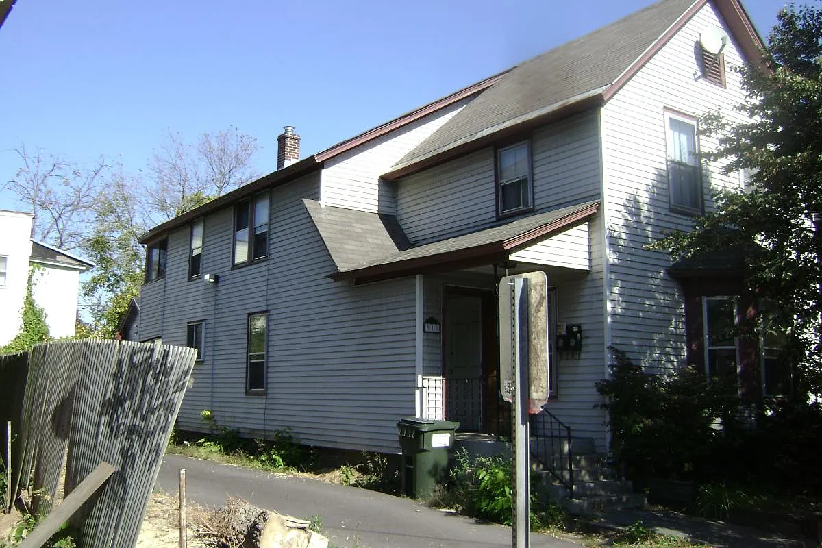 3 bed, 1000 sqft, $2,700 — Photo 2