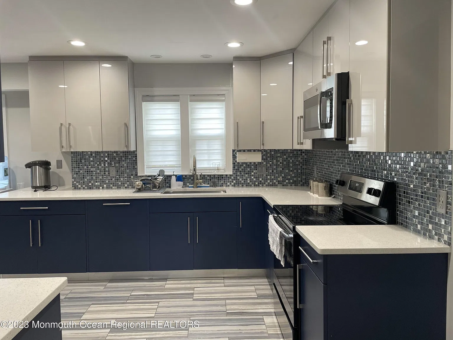 4 bed, 4.5 bath, 2517 sqft, $4,200 — Photo 3