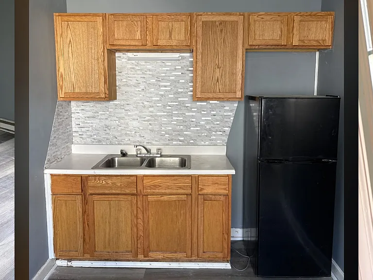 825 W Elm St #825-1 — Photo 4