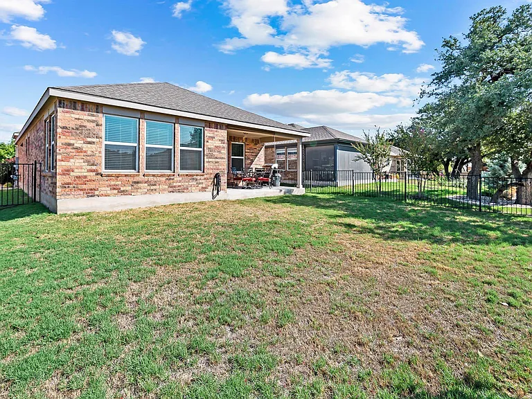 418 Fannin Ct — Photo 41