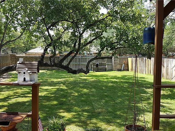3rd image of 8710 Bent Tree Dr