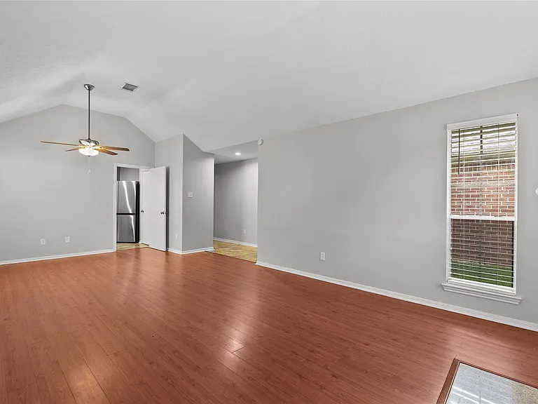 15834 Constitution Ln — Photo 8