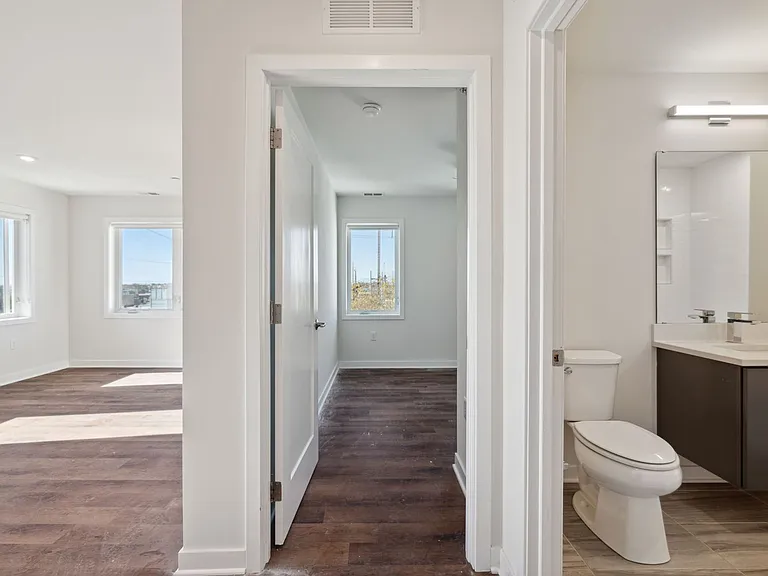 Graduate Pointe — Photo 167