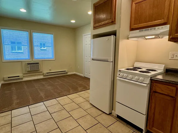 512 S Hays Ave, Carbondale, IL