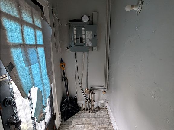 2nd image of 151 Johnson St