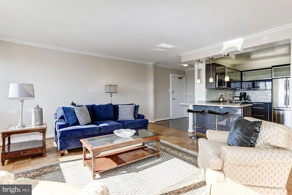 1 bed, 1.5 bath, 906 sqft, $2,800 — Photo 2