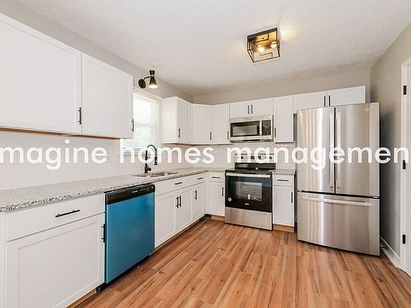 4th image of 818 NE 112th Ter