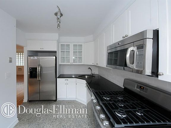3rd image of 134 E 93rd St APT 3B