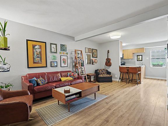 2nd image of 300 Crockett St APT 114