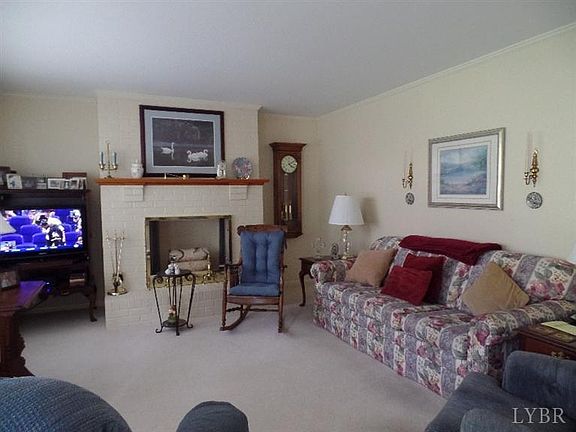 4th image of 302 Sherbrooke Dr