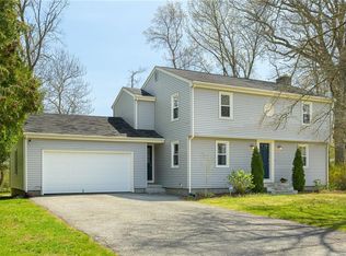 4 Beaver Rd, Barrington, RI 02806