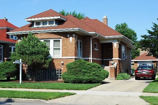 1st image of 2341 S Oak Park Ave