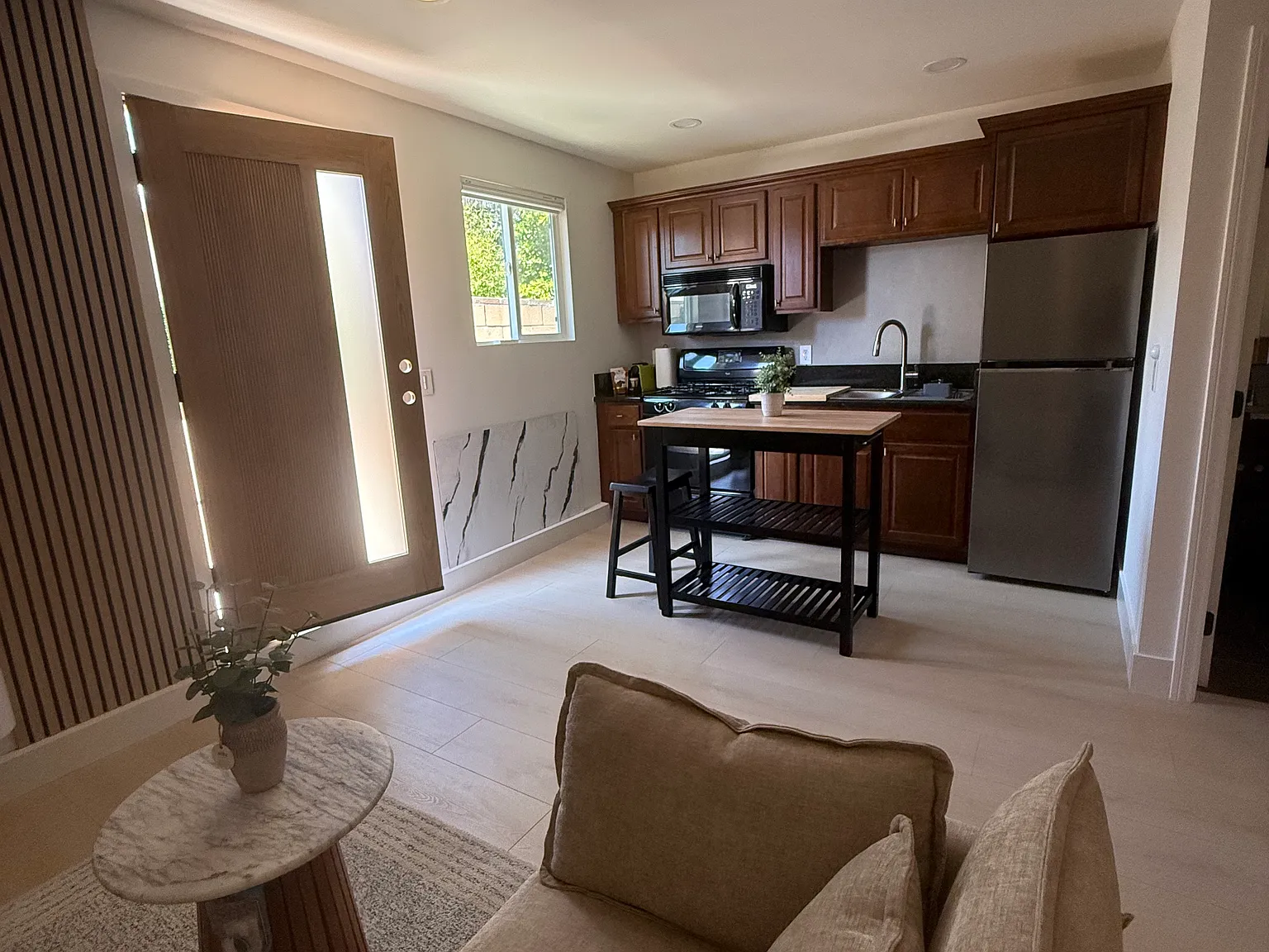 Studio, 400 sqft, $1,750 — Photo 4