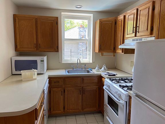 4th image of 2051 80th St #2