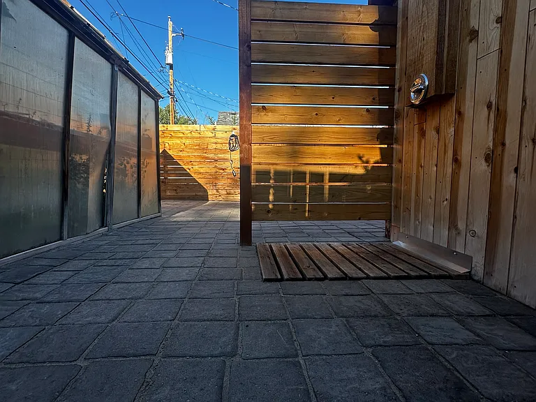 641 Saint Lawrence Ave #1/2 — Photo 9
