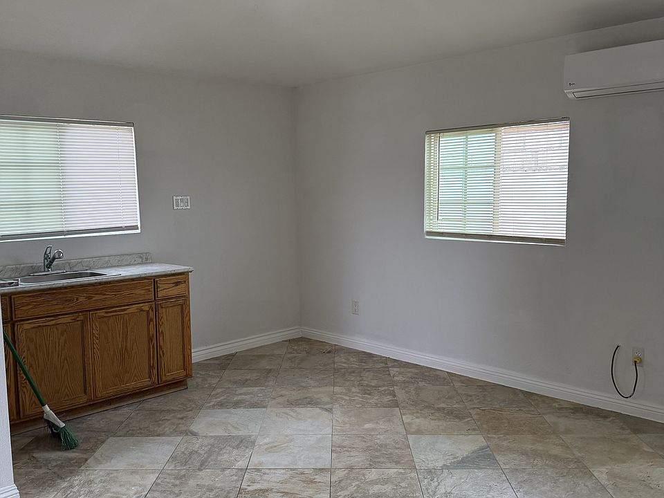 2nd image of 15316 1/2 S Flallon Ave
