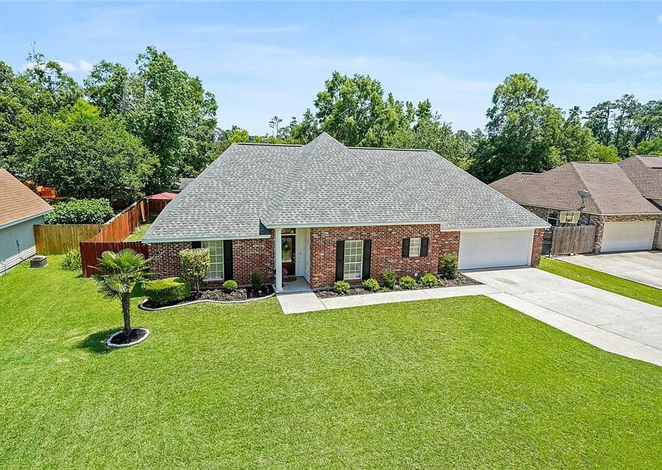 1st image of 115 Carmel Dr