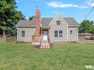 116 E Center St, Mount Auburn, IL 62547