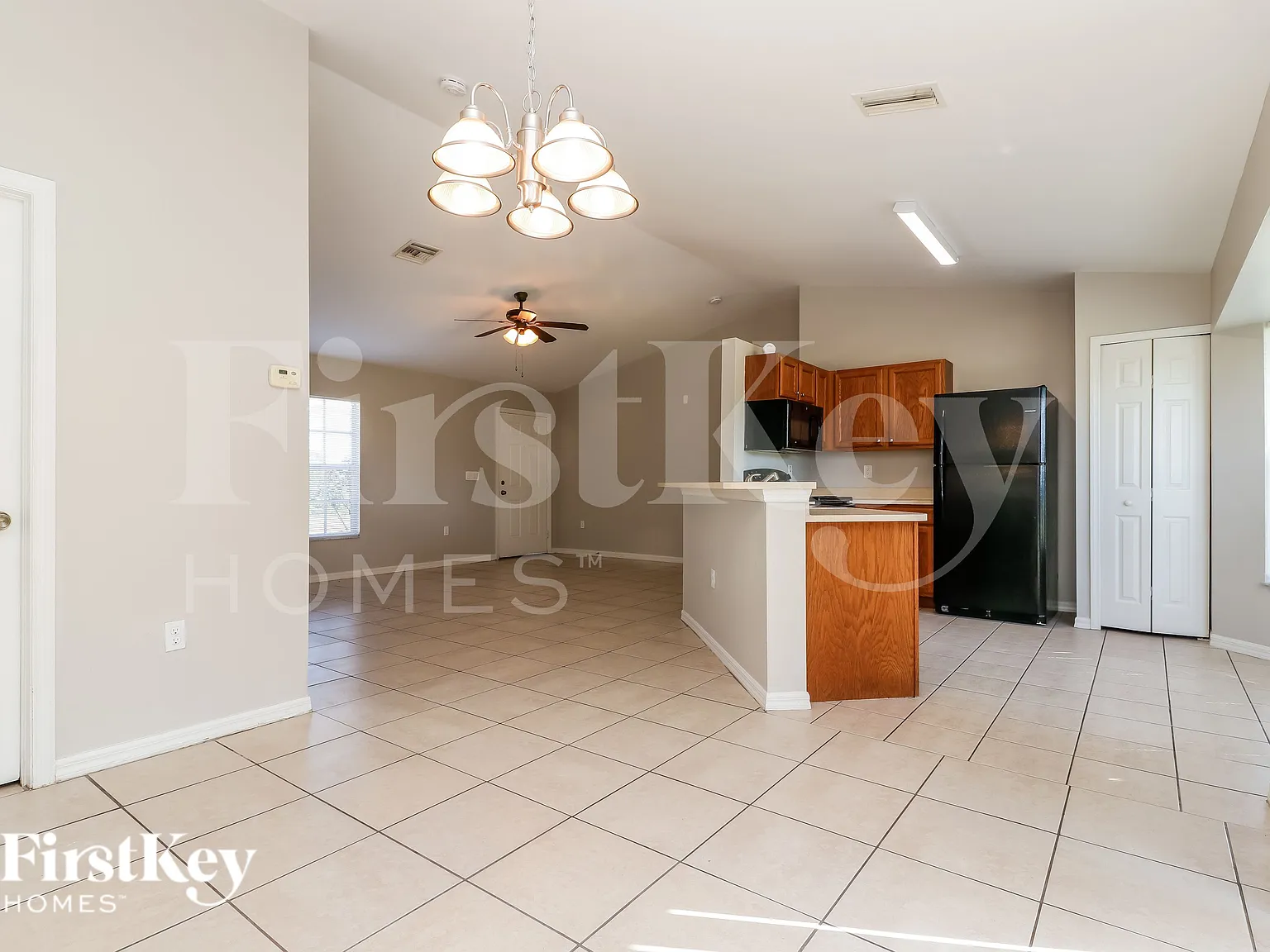 3 bed, 2.0 bath, 1220 sqft, $1,520 — Photo 4