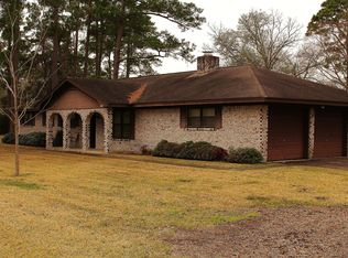 5901 Russell Ln, Baytown, TX 77521