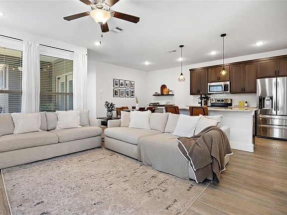 4th image of 641 Parkline Dr #8A