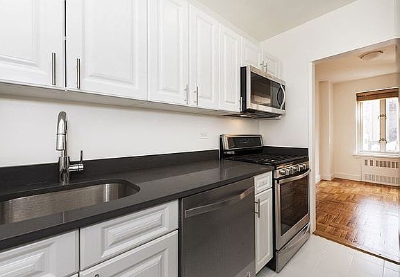 3rd image of 35 E 35th St APT 7G