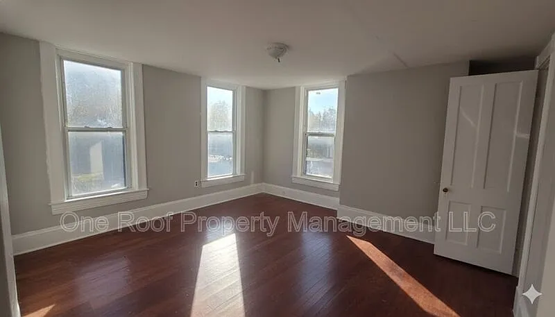 7 bed, 2.0 bath, $2,500 — Photo 4