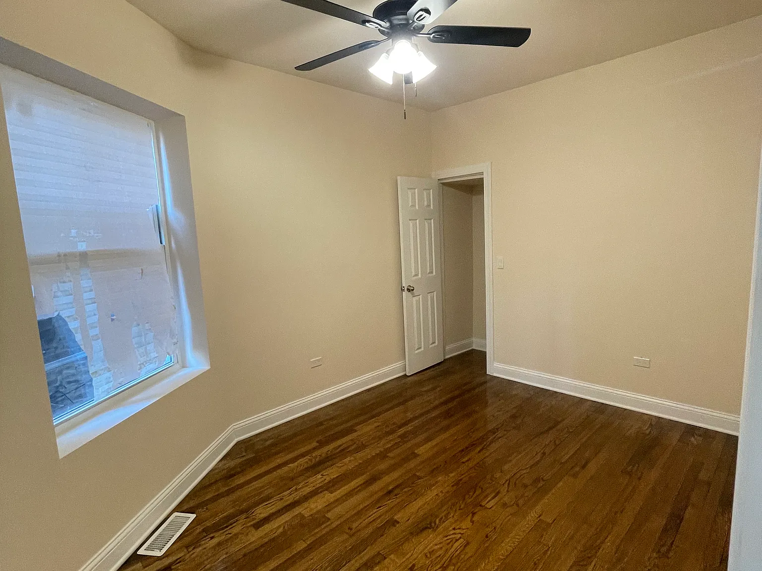 2 bed, 1200 sqft, $1,750 — Photo 3