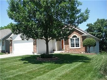 1st image of 616 NW Cortland Dr