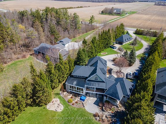 2nd image of 4544 Lakeshore Rd