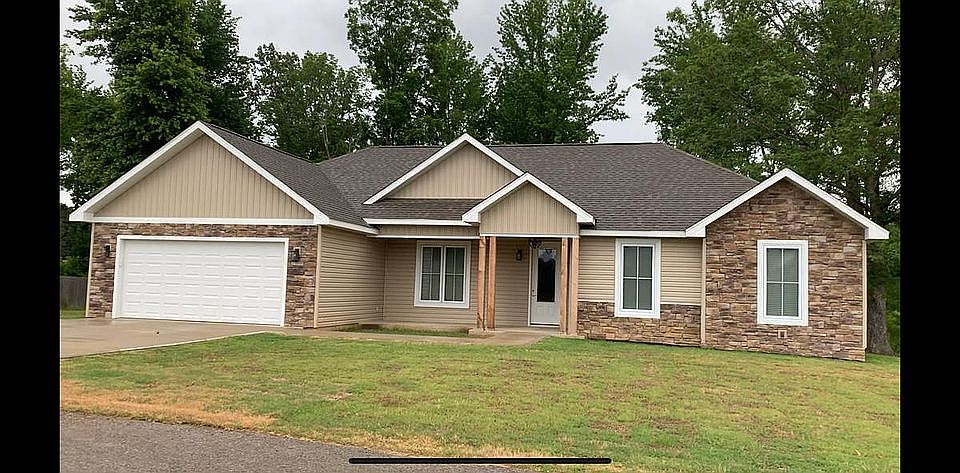 1st image of 229 Wellington Dr
