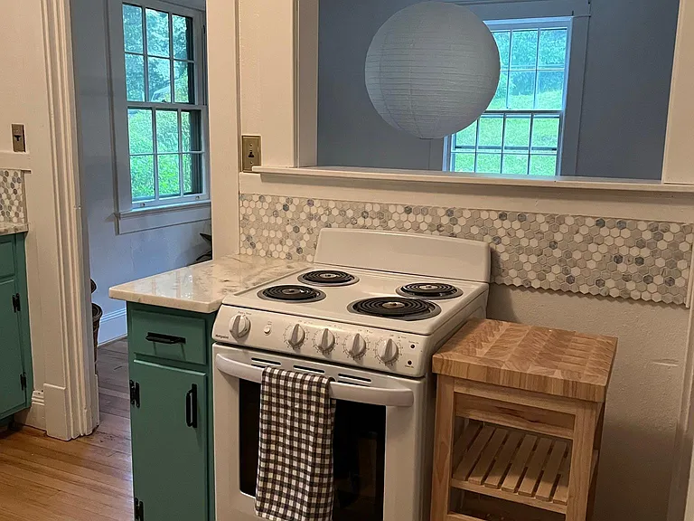 27 Huron Ave #A — Photo 10