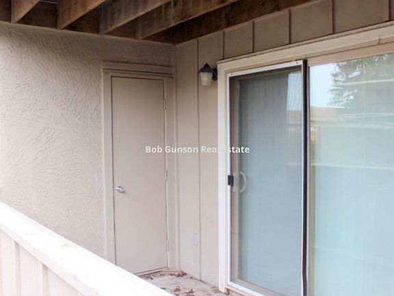 3rd image of 1167 Lakeview Cir