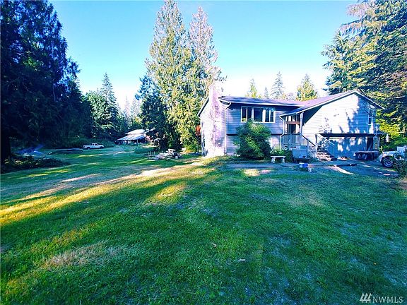 3rd image of 501 204th Dr SE