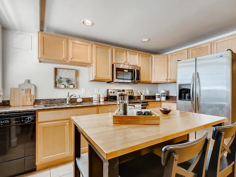 1750 Gaylord St #H — Photo 6